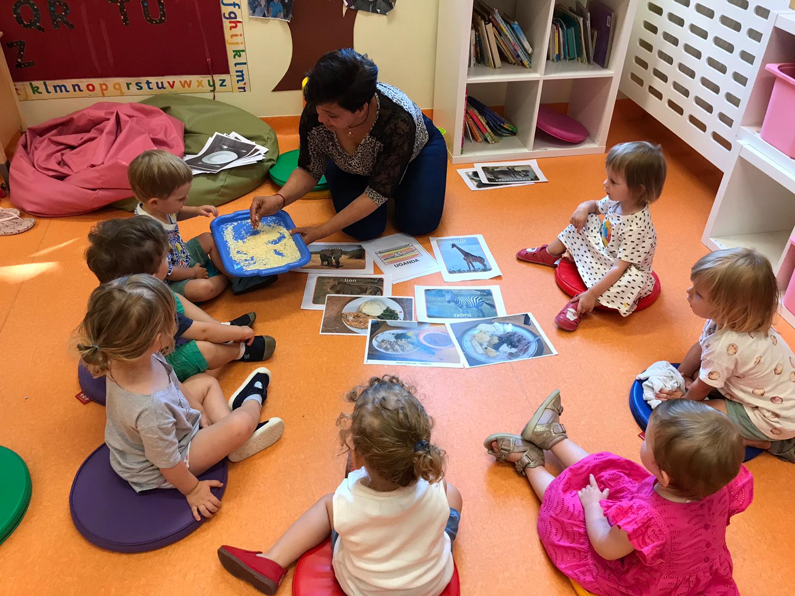 What does a day in a language nursery look like? A typical daily schedule for a toddler